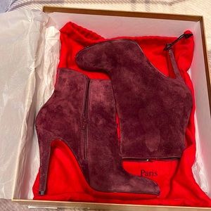 AUTHENTIC Christian Louboutin Bello Veau Velours
